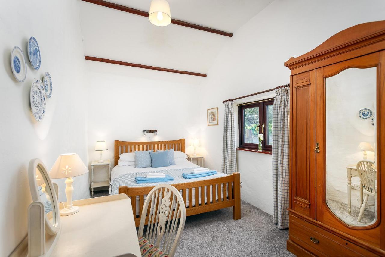 The Snug At Cornish Barn Holidays Truro Exteriér fotografie